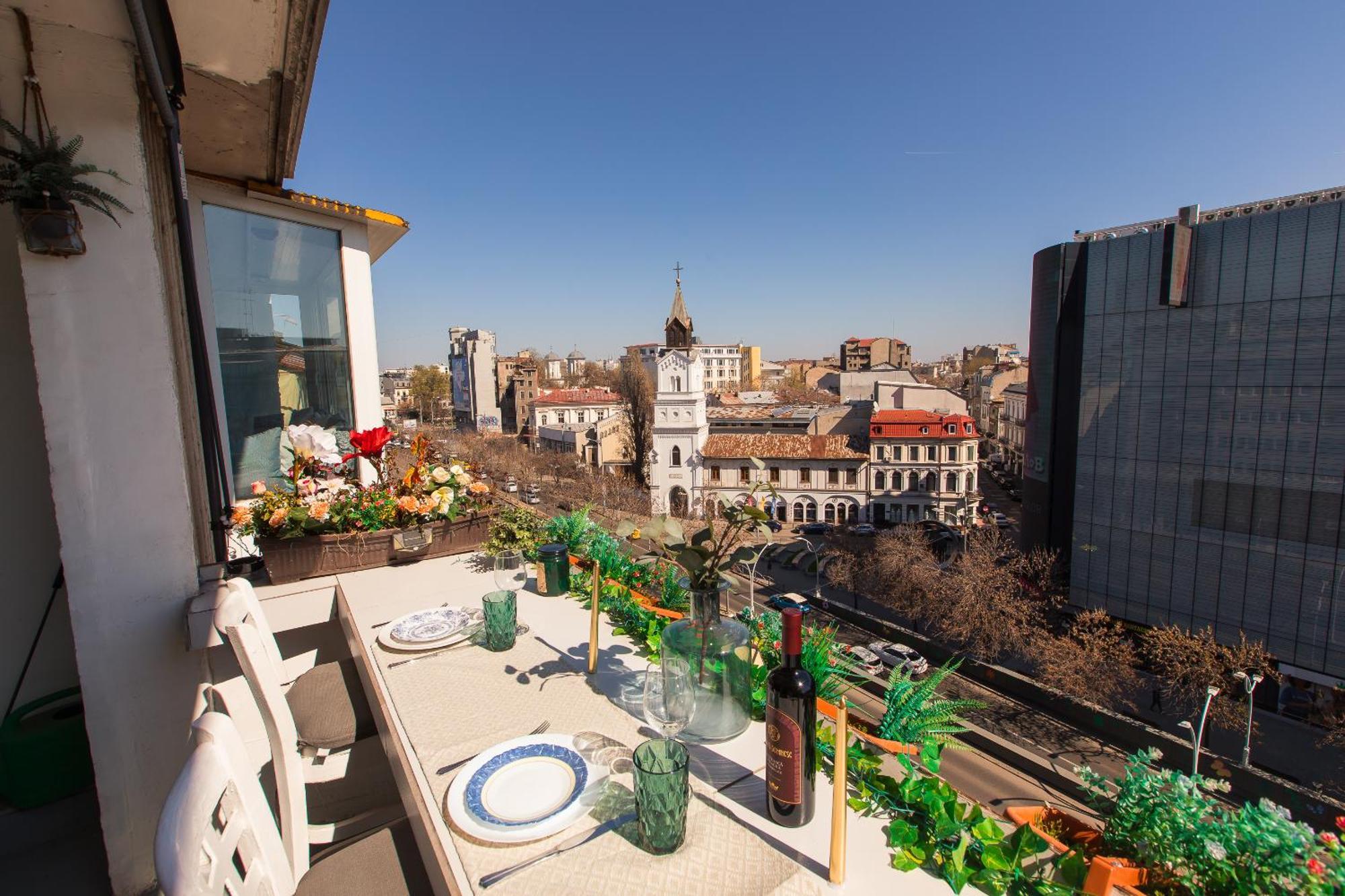 Old Town Apartment With Amazing View From The Balcony Bukarest Exteriör bild