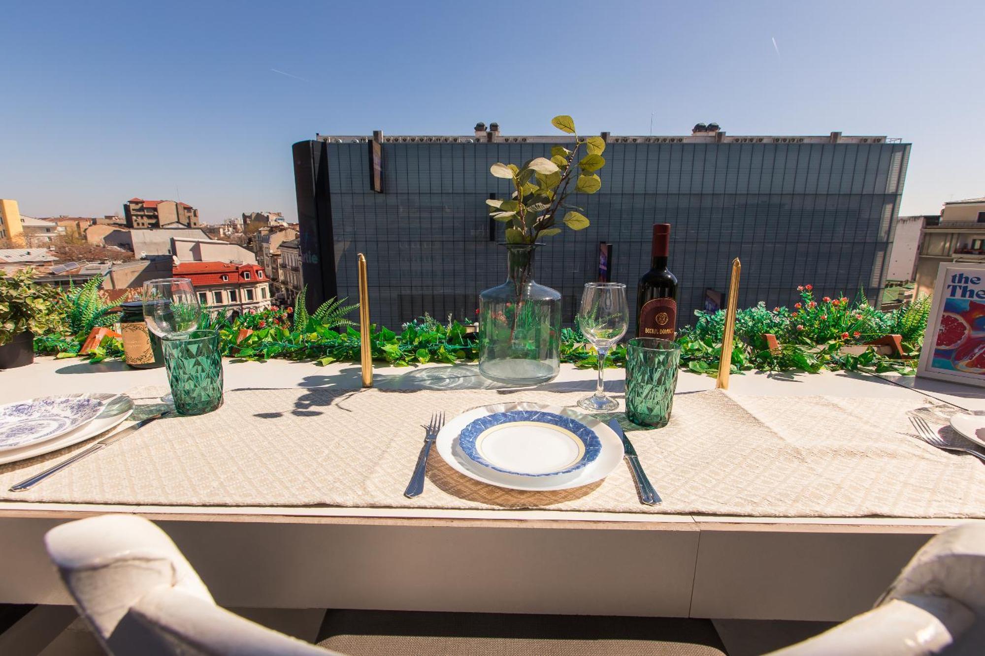 Old Town Apartment With Amazing View From The Balcony Bukarest Exteriör bild