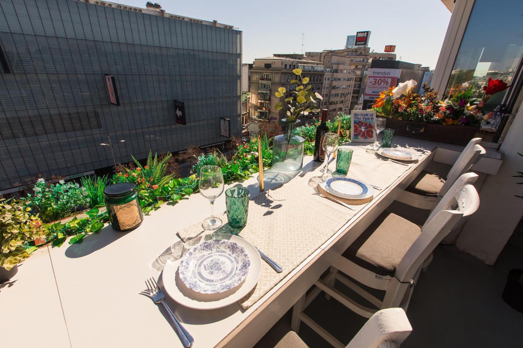 Old Town Apartment With Amazing View From The Balcony Bukarest Exteriör bild