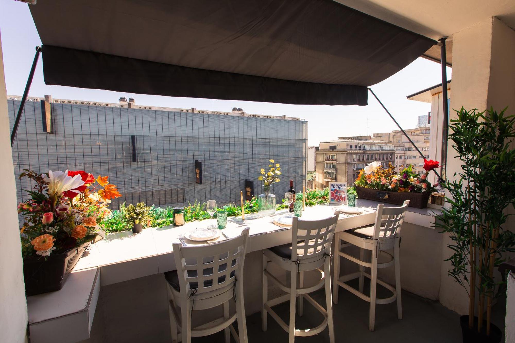 Old Town Apartment With Amazing View From The Balcony Bukarest Exteriör bild