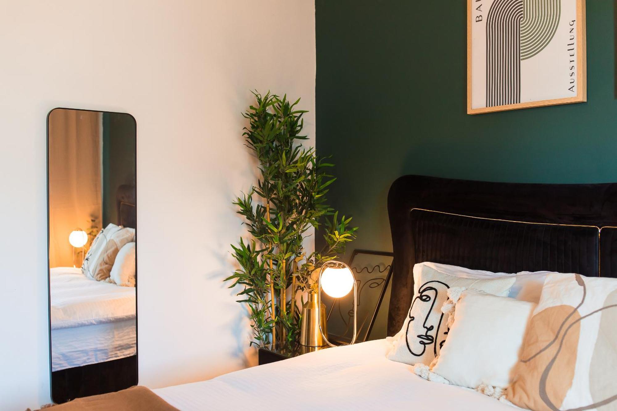 Old Town Apartment With Amazing View From The Balcony Bukarest Exteriör bild
